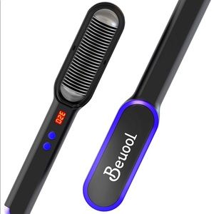 NWT: Ionic Hair Straightener Brush